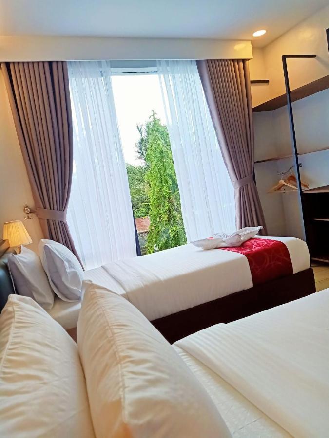 Inncity Hotel Калбайог Екстер'єр фото