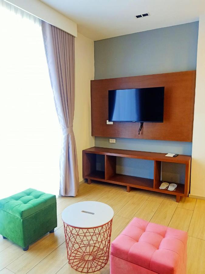 Inncity Hotel Калбайог Екстер'єр фото